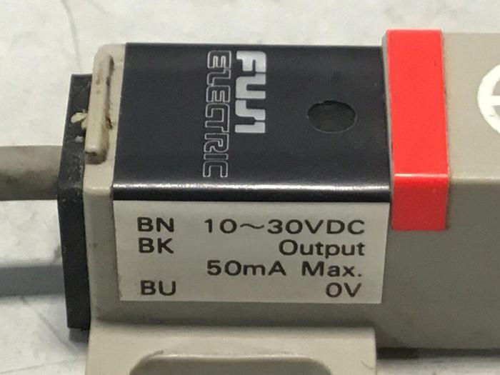 Used FUJI ELECTRIC Proximity Switch PE-B4D3 #128355