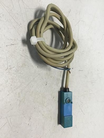 Used YAMATAKE Proximity Switch FL2-4A6S #128229