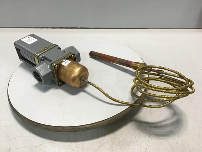 Used JOHNSON CONTROLS Water Regulating Valve V47AD-2 USED