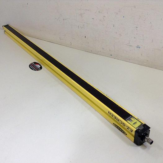 Used BANNER ENGINEERING Light Curtain E-Z Screen Emitter SLSE30-900Q8 Used