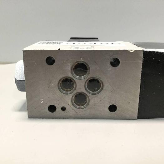 Used VICKERS Directional Control Valve DG4V32AMP7H750 #95486