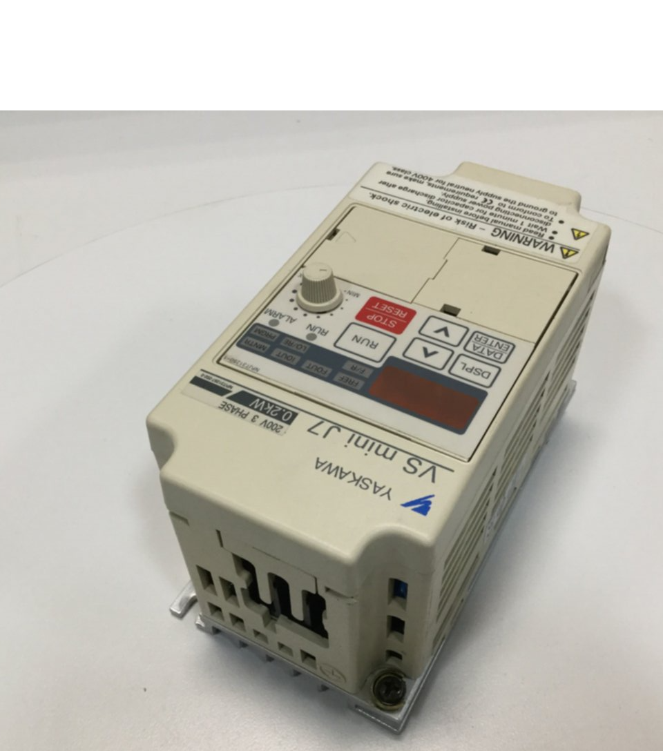 Used YASKAWA VS Mini J7 Drive CIMR-J7AA20P2 USED