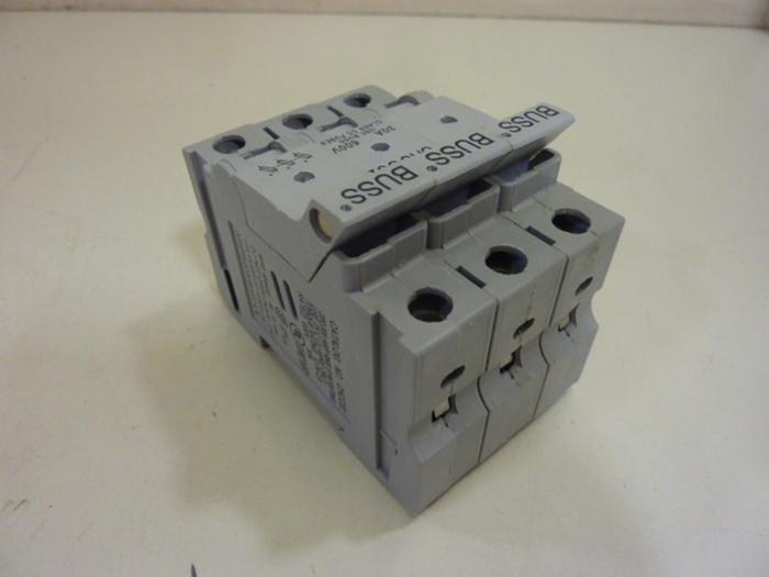 Used BUSSMANN 30 Amp Fuse Block CHCC3I #63636