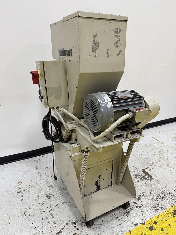 Used DNL / NOT CLEANED NELMOR G1012M1 GRINDER GRANULATOR USED