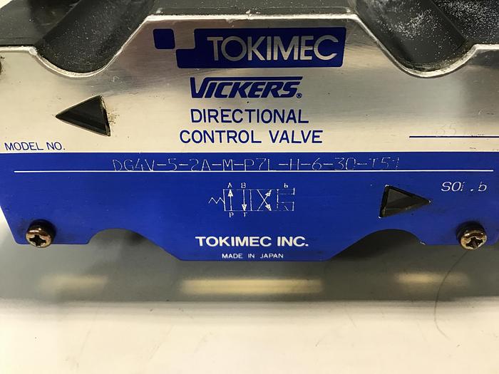 Used VICKERS Valve DG4V-5-2A-M-P7L-H-6-30-T51 Used #145500