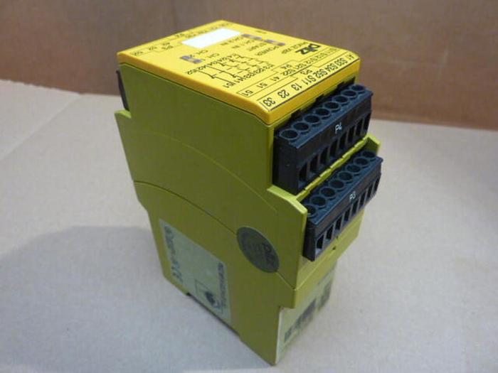 Used PILZ Safety Relay PNOZX8P24VDC3N/O2N/C2SO #36682