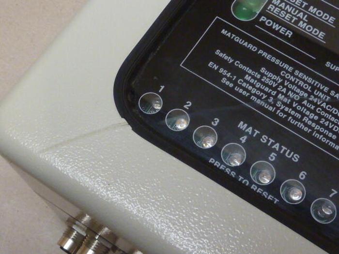 Used ALLEN BRADLEY Guardmaster Safety Control 440F-C28011 #32808