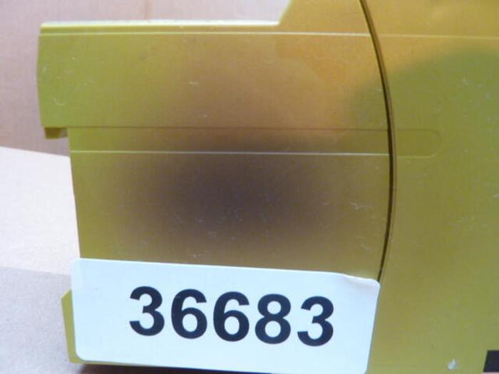 Used PILZ Safety Relay PNOZX8P24VDC3N/O2N/C2SO #36683