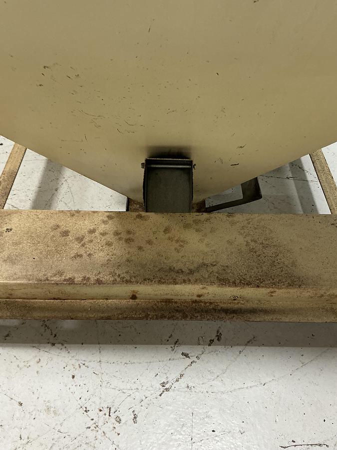 Used MATERIAL HANDLING 47 x 47 x 56 Surge Bin / Needs Pics