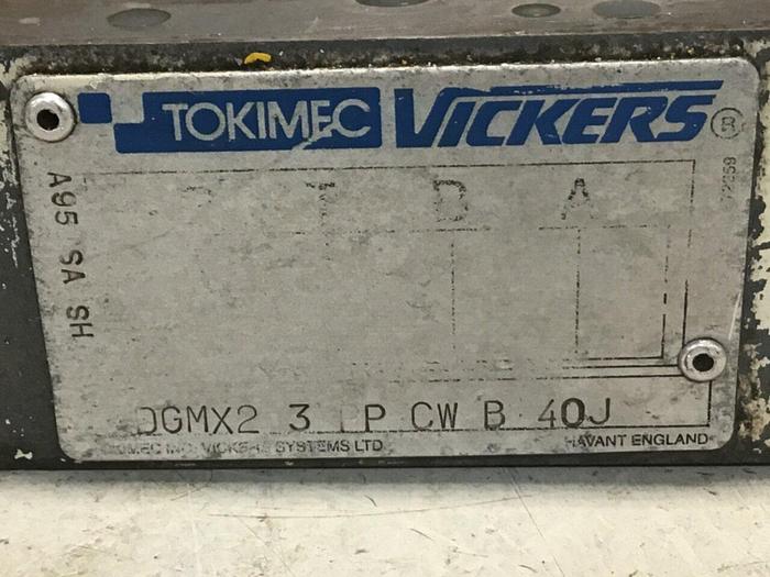 Used TOKIMEC Valve DGMX2-3-PP-CW-B-40J #137525