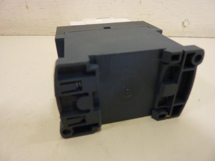 Used TELEMECANIQUE Contactor LC1D18BD #77681