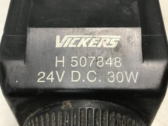 Used VICKERS Valve DG4V-3S-6B-M-U-H5-60 Used