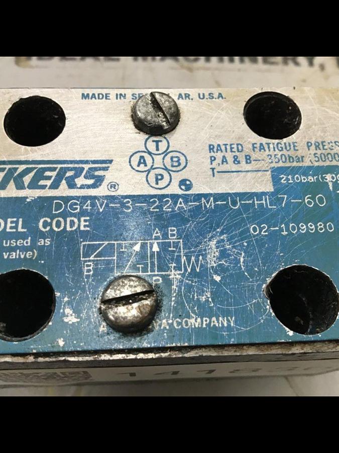 Used VICKERS Valve DG4V-3-22A-M-U-HL7-60 Used 