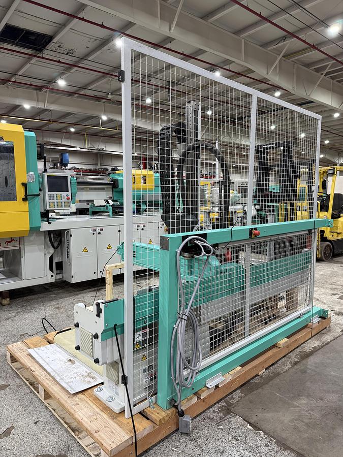 Used 2012 ARBURG 350 Ton Injection Molding Machine 720S 3200-1300 USED