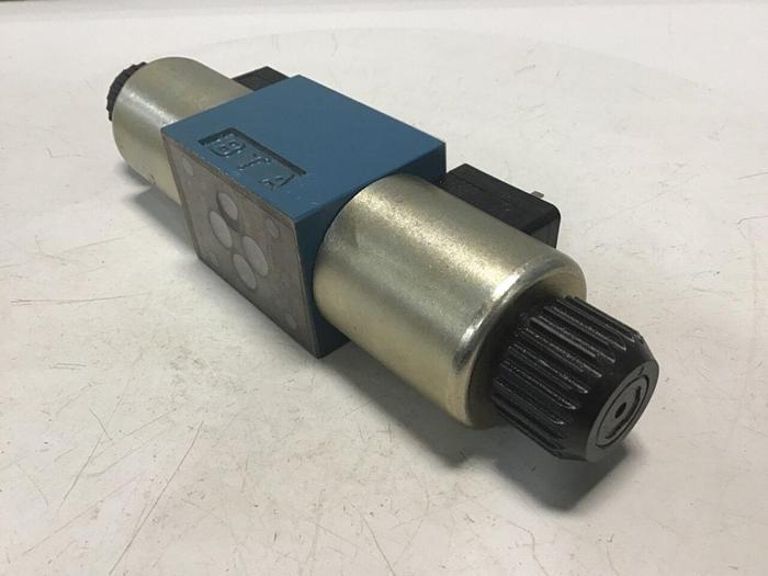 Used BOSCH Hydraulic Valve 0 810 092 135 #137822