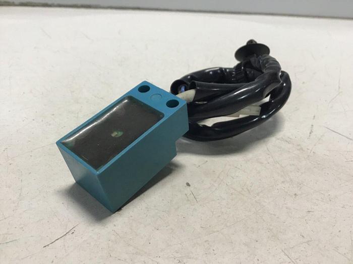 Used YAMATAKE Proximity Switch FL2R-7J65D #128277