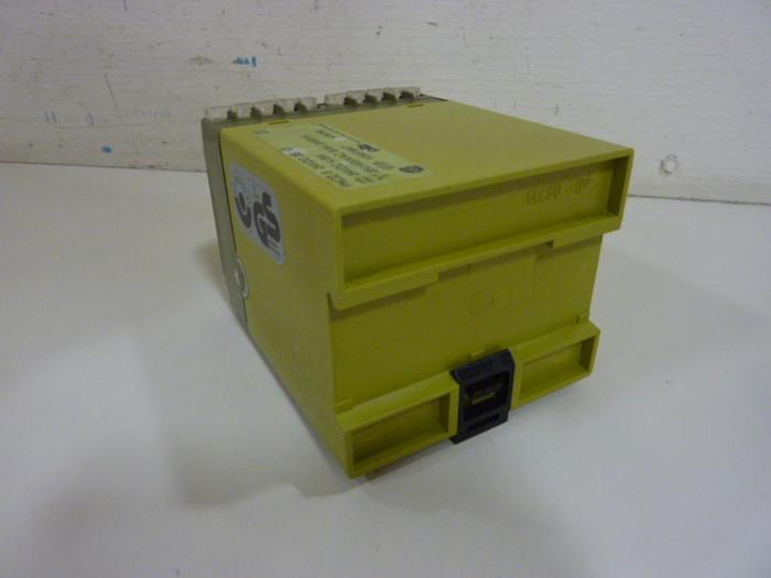 Used PILZ Safety Relay PNOZ824VDC3S1O #61073