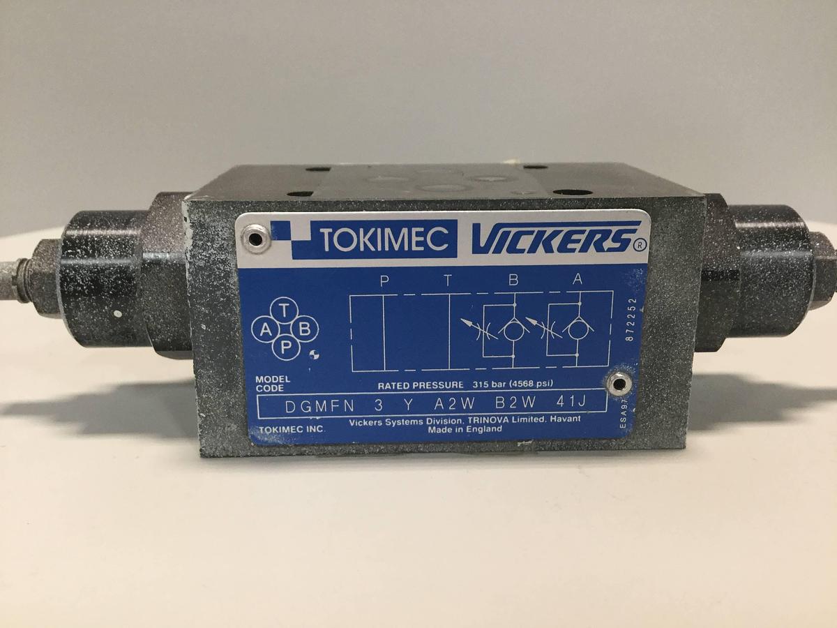 Used VICKERS Tokimec Valve DGMFN3YA2WB2W41J USED