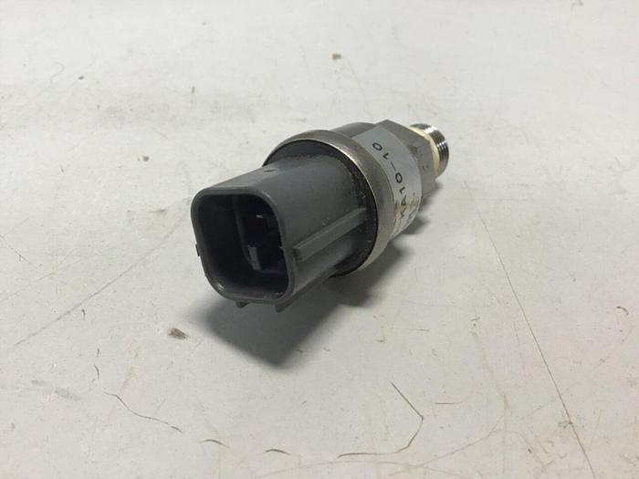 Used TOKIMEC Electronic Pressure Sensor ETXP-200-KA10-10 #130586