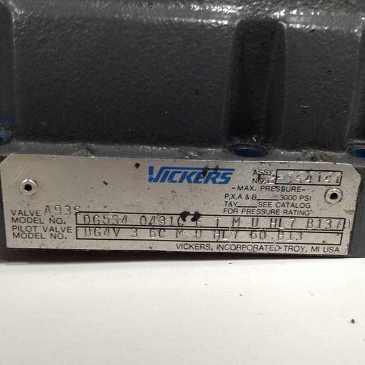 Used VICKERS Valve DG5S40431CETMUHL7B1370 #89865