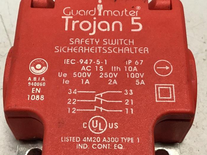 Used ALLEN BRADLEY Guardmaster Switch TROJAN 5 Used
