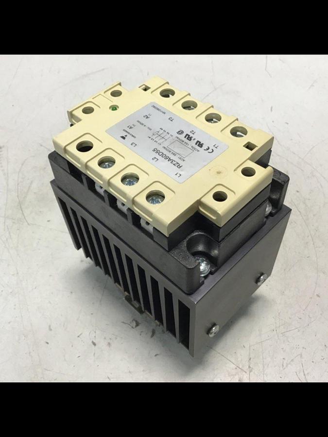 Used CARLO GAVAZZI Solid State Relay RZ3A60D55 Used