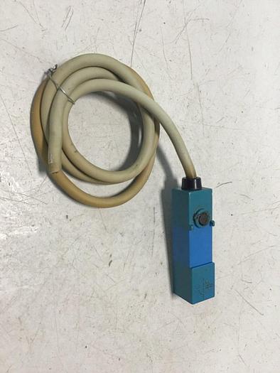 Used YAMATAKE Proximity Switch FL2-4A6S #128192