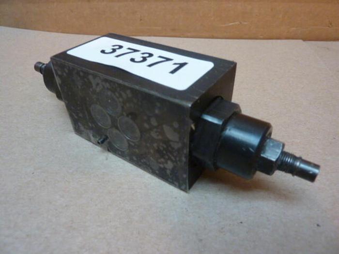 Used VICKERS Flow Control Valve DGMEN3XA2WB2W41 #37371