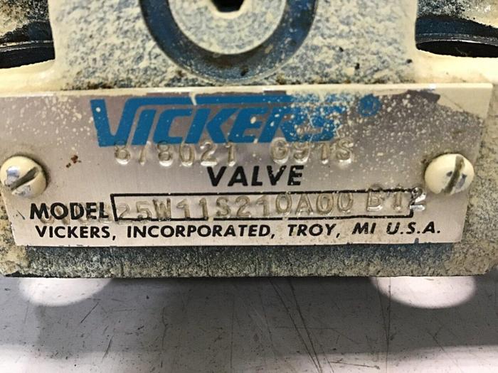 Used VICKERS Valve DG4V-3-2A-M-U-HL7-60 Used