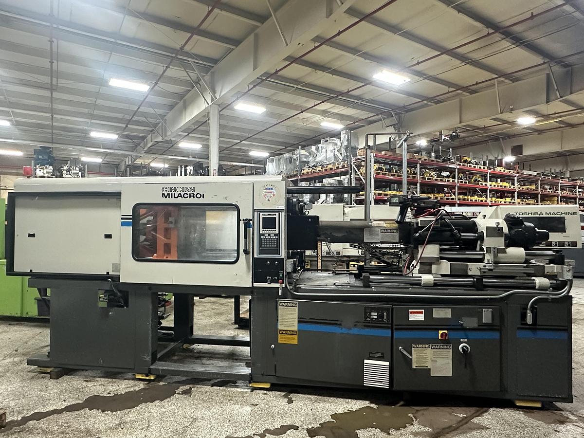 Used 1995 CINCINNATI MILACRON VT220-17