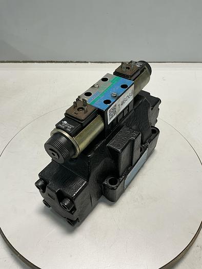 Used VICKERS DG4V-3S-6C-M-U-HL7-60-EN490