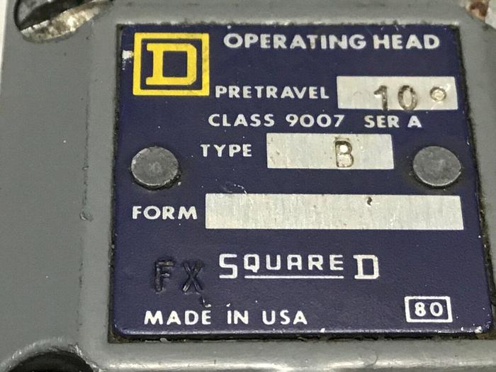 Used SQUARE D Limit Switch 9007-C52B2 #121705
