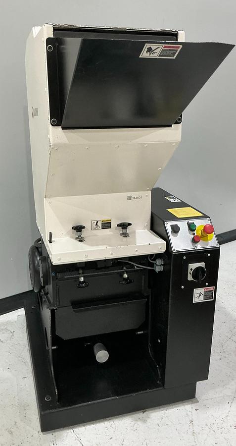 Used MILACRON Grinder / DNL / Not Cleaned yet