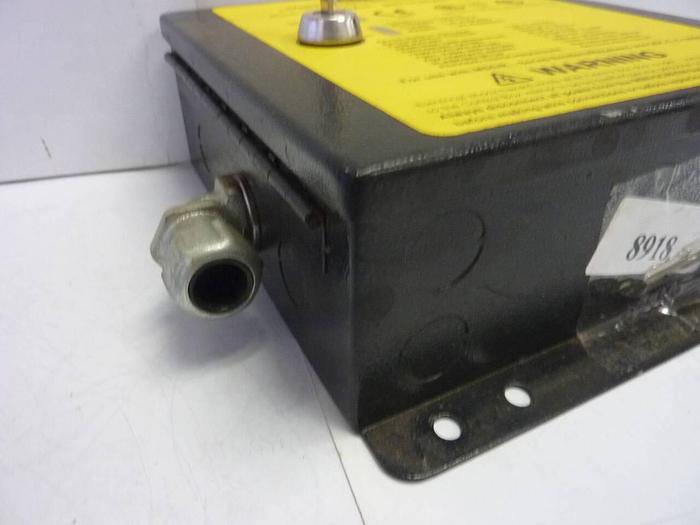 Used BANNER ENGINEERING Light Curtain Control Box MSCA-1 #8918