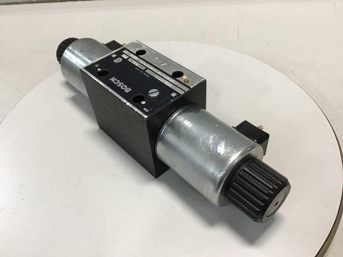 Used BOSCH Valve 081WV10P1V1004WS024/00D51 #144634