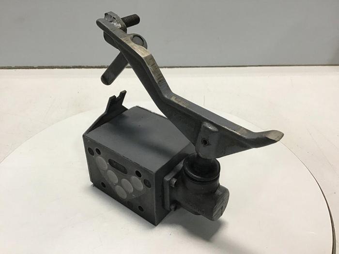 Used PARKER Directional Control Valve D3ML4BN10X4384 Used