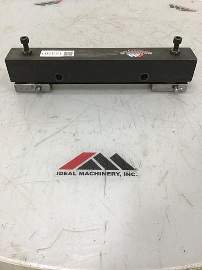 Used CINCINNATI MILACRON Sliding Platen Shoe 5040389 #123901