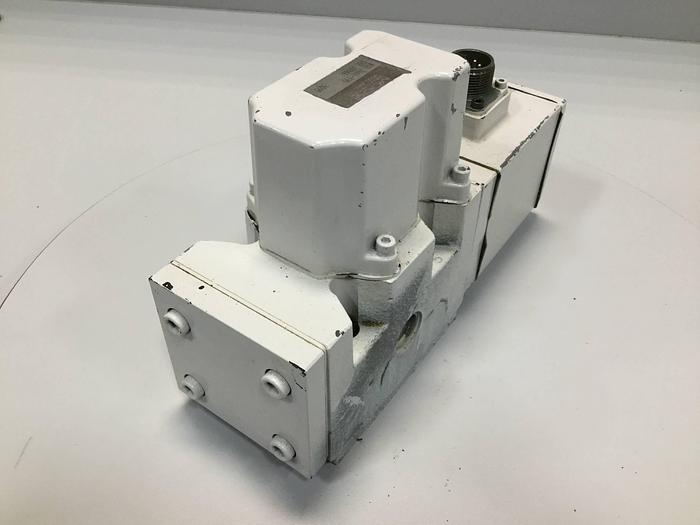 Used MOOG Servo Valve J661-335 Used