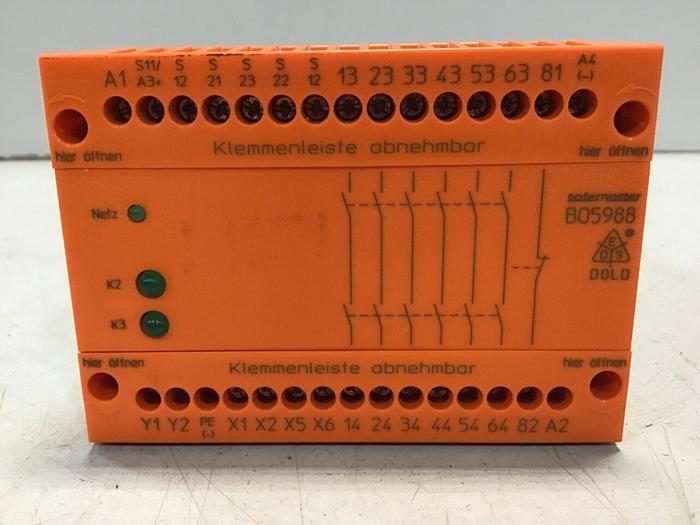 Used DOLD Safemaster Safety Relay B05988.61/324 USED