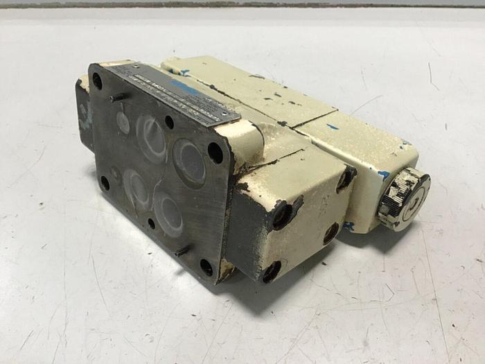 Used VICKERS Valve DG5S40431CETMUHL7B1370 #126880