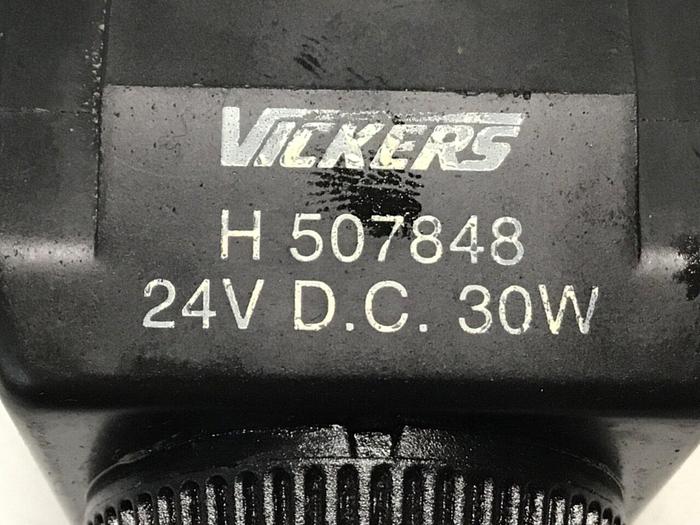 Used VICKERS Directional Valve DG4V-3S-22AL-M-U-H5-60 #131509