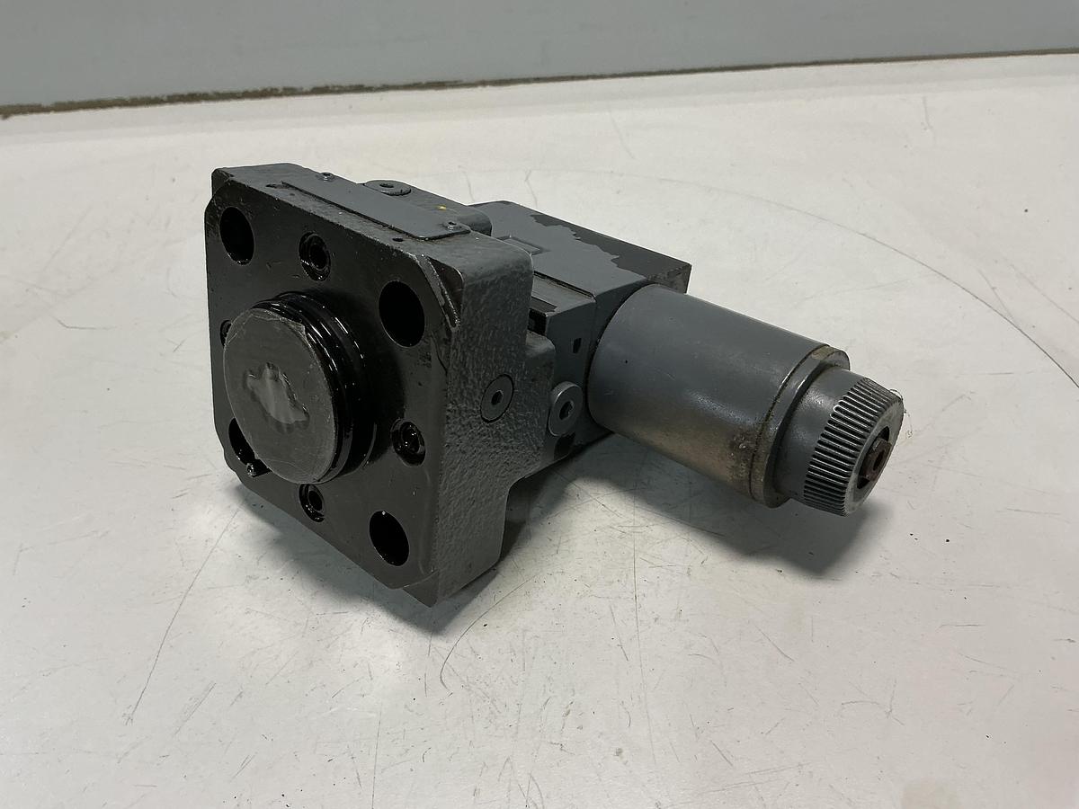 Used VICKERS DG4V-3S-22A-M-U-HL7-60-EN490