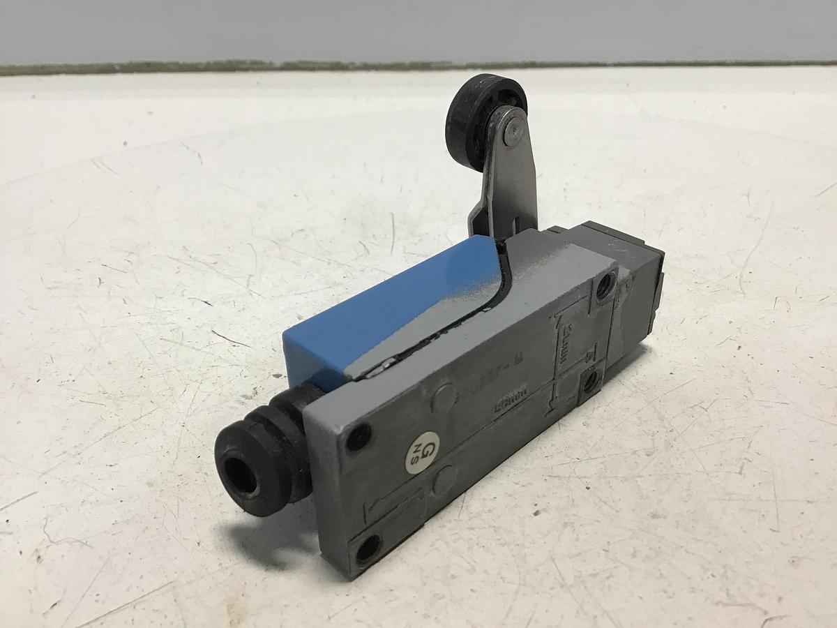 Used NAIS AZ8104 LIMIT SWITCH USED #122148