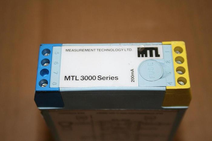 Used MEASUREMENT TECHNOLOGY LTD Repeater Power Supply MTL 3046 #13949