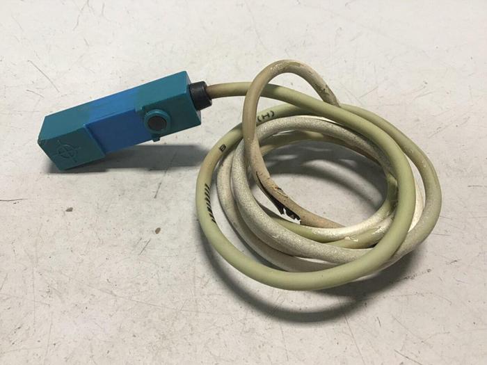Used YAMATAKE Proximity Switch FL2-4A6S #128195