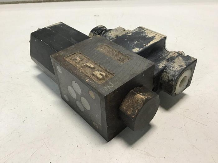 Used YUKEN Valve DSG-01-2B104-D24-5034 #141217