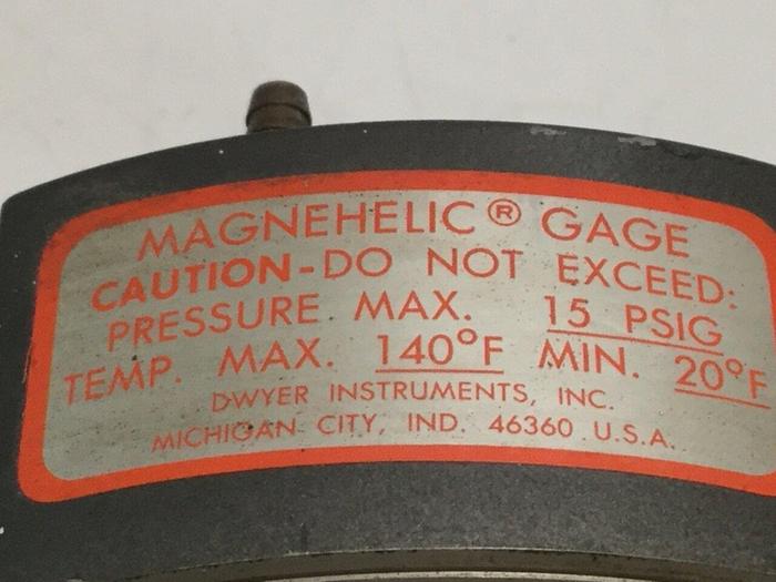 Used DWYER Gauge D-200 #109810