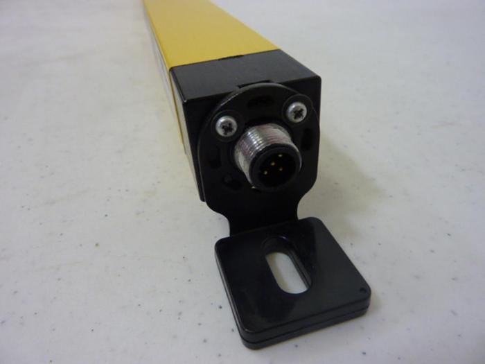 Used STI Light Curtain Transmitter MCF47-14-1200-X1 USED