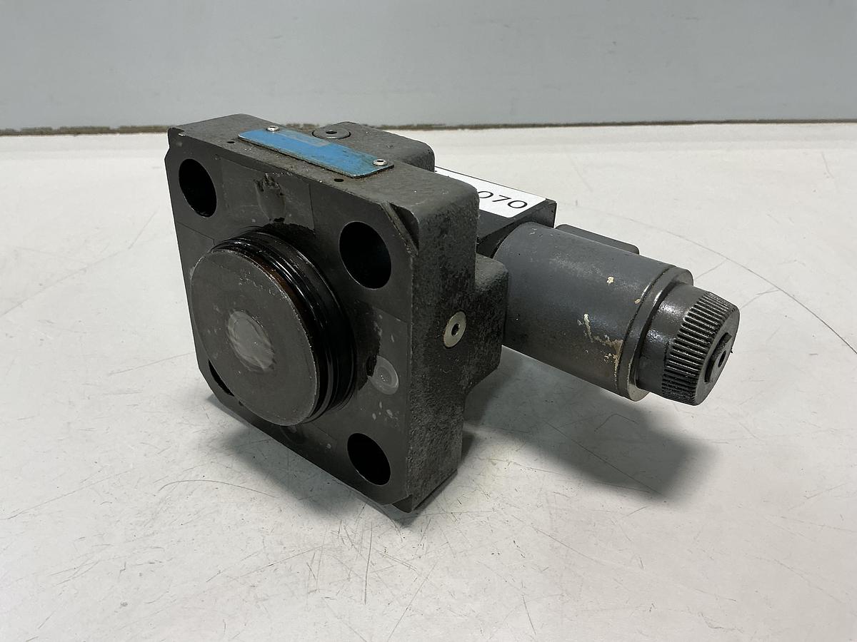 Used VICKERS DG4V-3S-22A-M-U-HL7-60-EN490