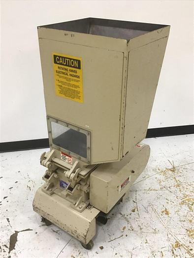 Used NISSUI 1 HP Screenless Grinder / Granulator FNSK-04D Used